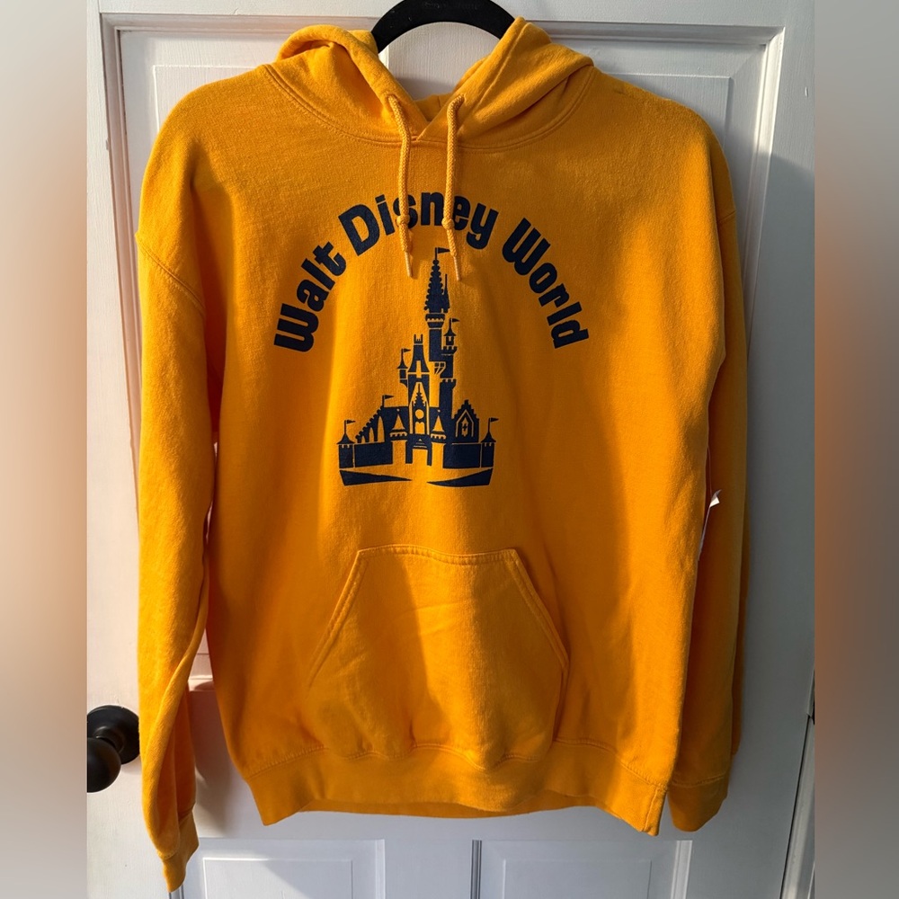 Men’s Walt Disney World Yellow Hoodie Size Small NEW!